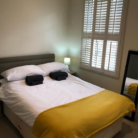 Stylish & Spacious 3 Bed Victorian House Sleeps Up To 7 - Near O2, Museums, Excel, Mazehill Station 12 Mins Direct Into London Bridge Villa Екстериор снимка