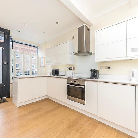 Stylish & Spacious 3 Bed Victorian House Sleeps Up To 7 - Near O2, Museums, Excel, Mazehill Station 12 Mins Direct Into London Bridge Екстериор снимка