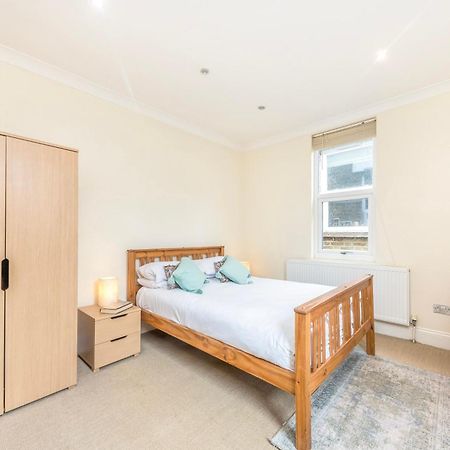 Stylish & Spacious 3 Bed Victorian House Sleeps Up To 7 - Near O2, Museums, Excel, Mazehill Station 12 Mins Direct Into London Bridge Villa Екстериор снимка